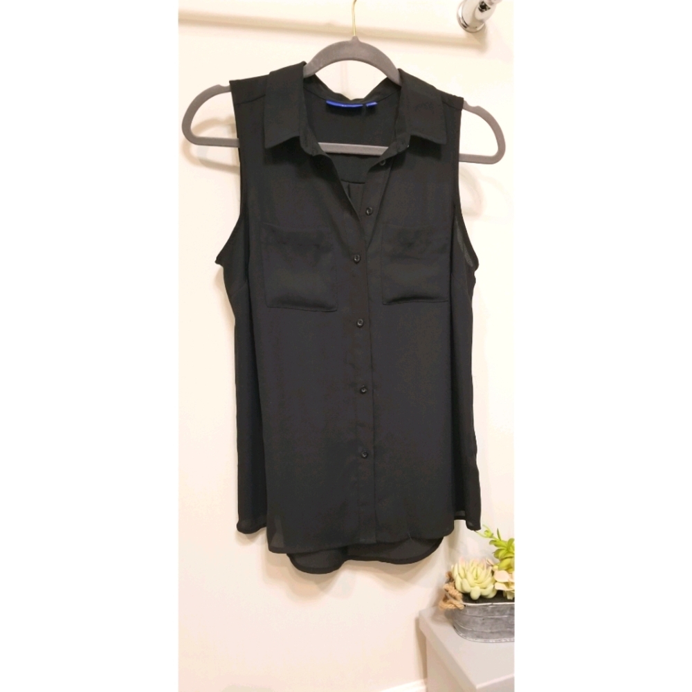 Women's black flowy tank